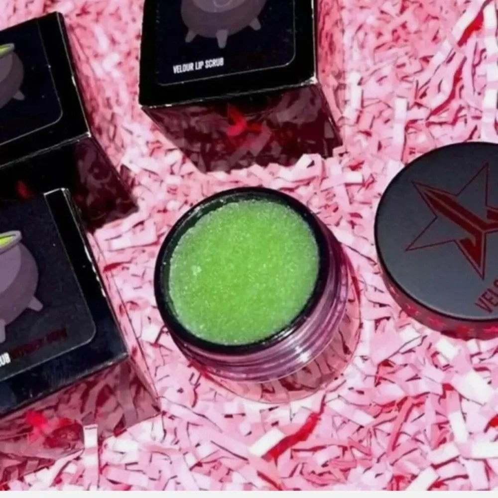 JEFFREE STAR NIB VELOUR LIP SCRUB WITCHES BREW